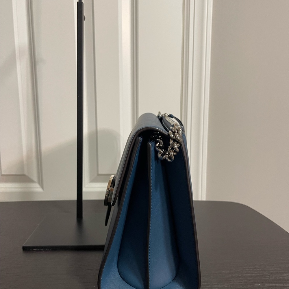Gucci Dusty Avio Shoulder Bag with Chain - Picture 6 of 14